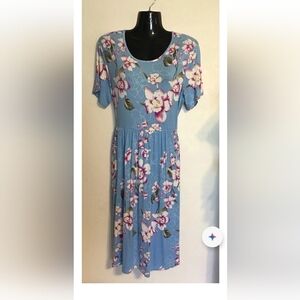 D B MOON Women’s floral short sleeves dress. W/2 hidden pockets. Size L